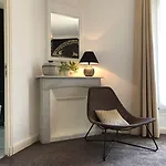 Rose Hotel