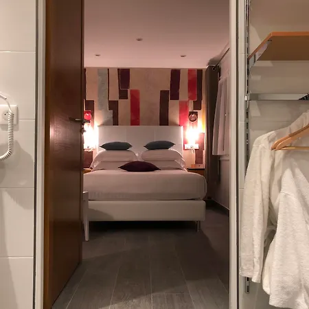 Rose Hotel