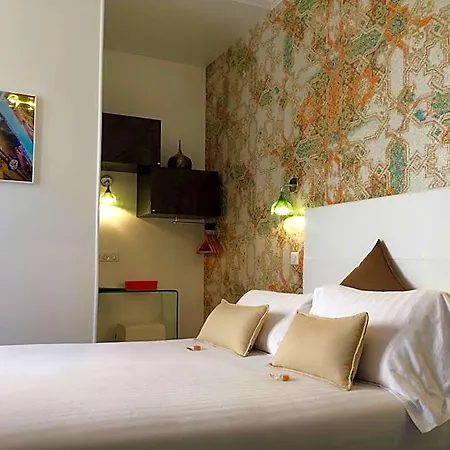 Rose Hotel 3*