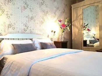 Rose Hotel 3*