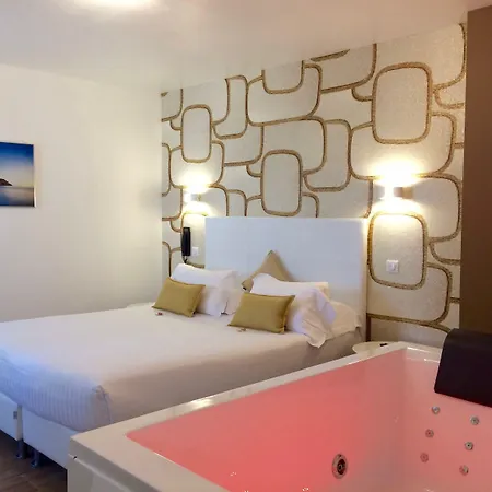 Rose Hotel
